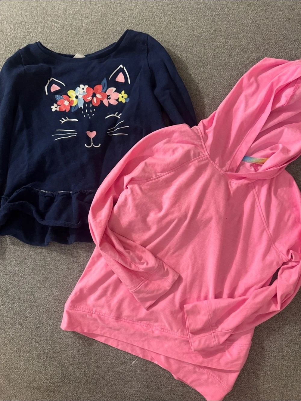 5/$15- Girls' Navy Floral Cat Top & Pink Hoodie Set
